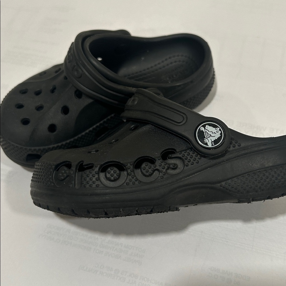 CROCS Kids Black Sandals - Picture 4 of 8